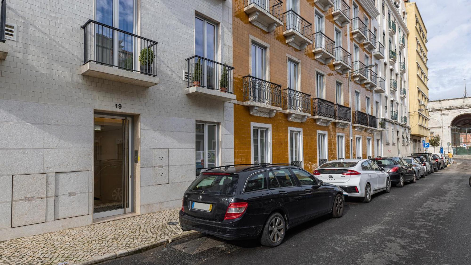 Deluxe 1 Bdr W/ Pool View By Lovelystay Apartamento Lisboa